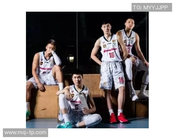 激烈对决广东队与新疆队篮球比赛精彩回顾与分析